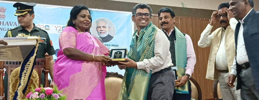 CEO Paresh Masade being Felicitated by the Hon'ble Governor